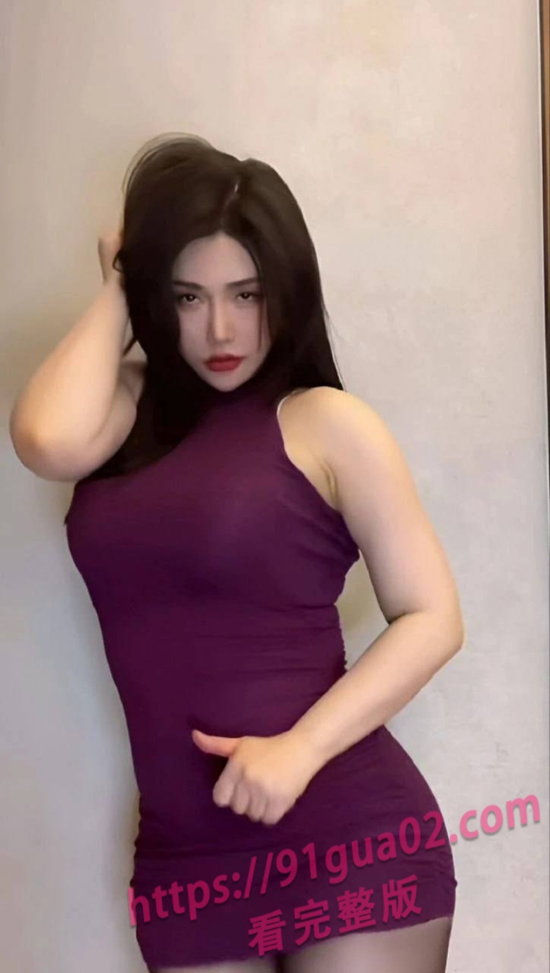 抖音美人vivi陷入快感风暴 巨臀诱惑让人欲罢不能 配图2