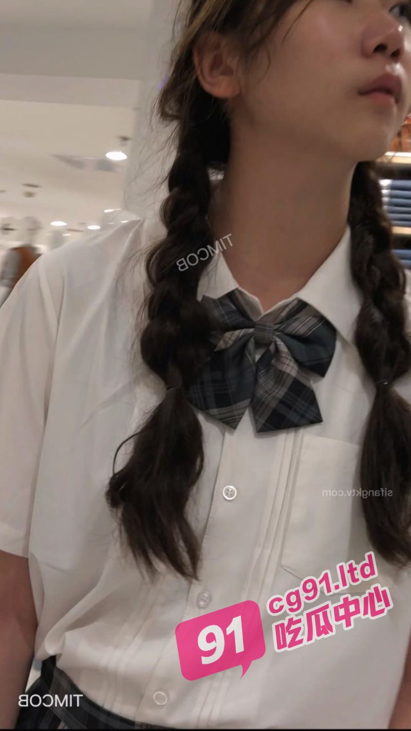 这又是哪个主人发布的任务？商场抄底双马尾靓妹 没想到逼里有跳蛋