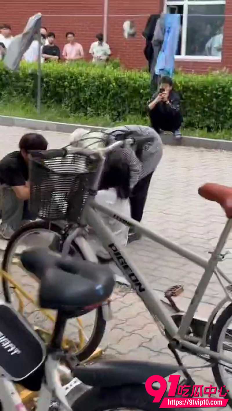 大学成年女生 4 大学成年女生 4