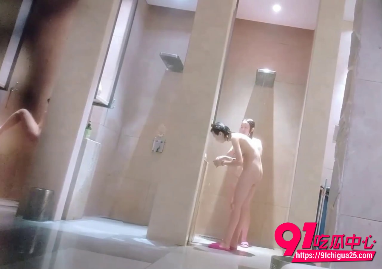 女澡堂偷拍9