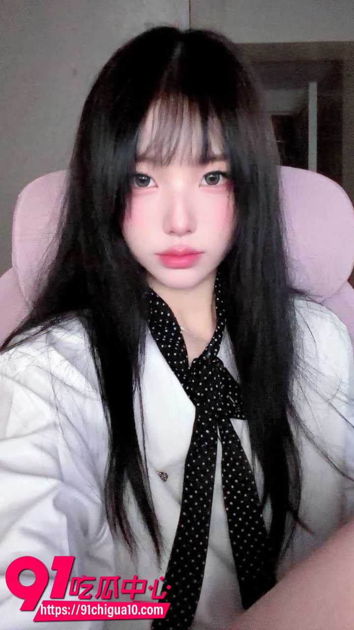 网黄白月光女神豹纹三点式自慰2