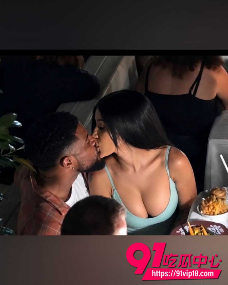 CardiB约会尼日利亚门将Maduka 38 CardiB约会尼日利亚门将Maduka 38