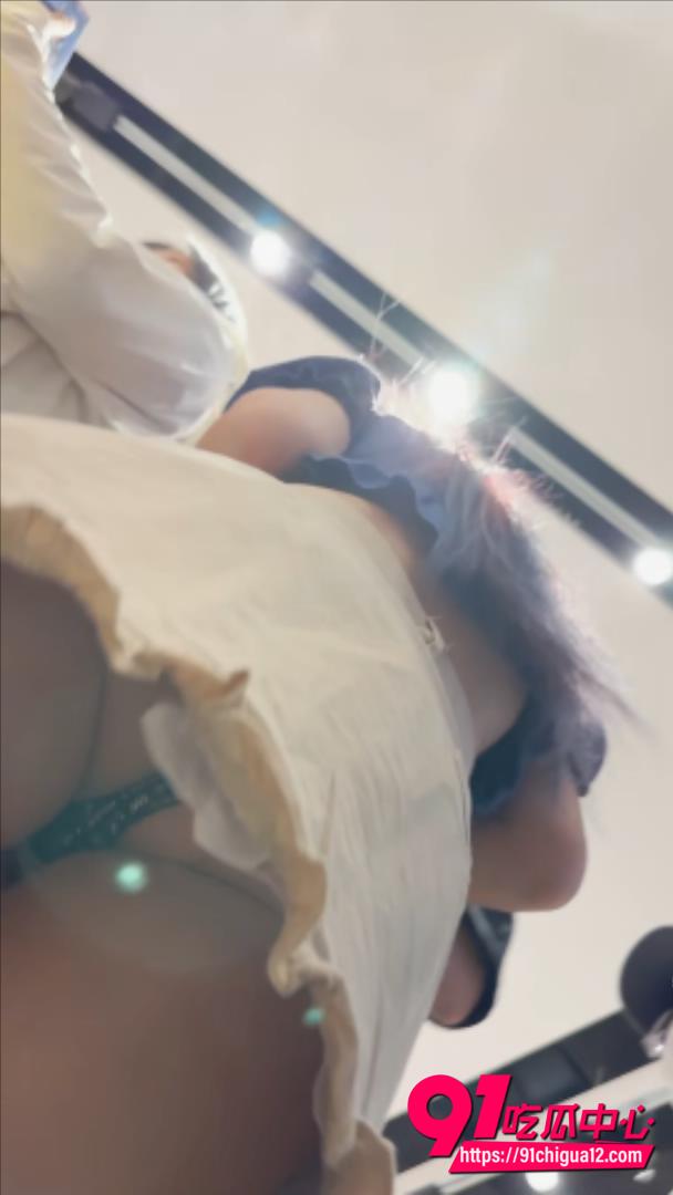 大神偷拍美女裙底视频3