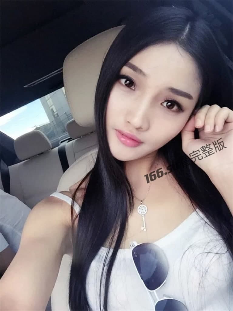 高颜值淘宝职业模特尺度视频流出 人前女神 人后......