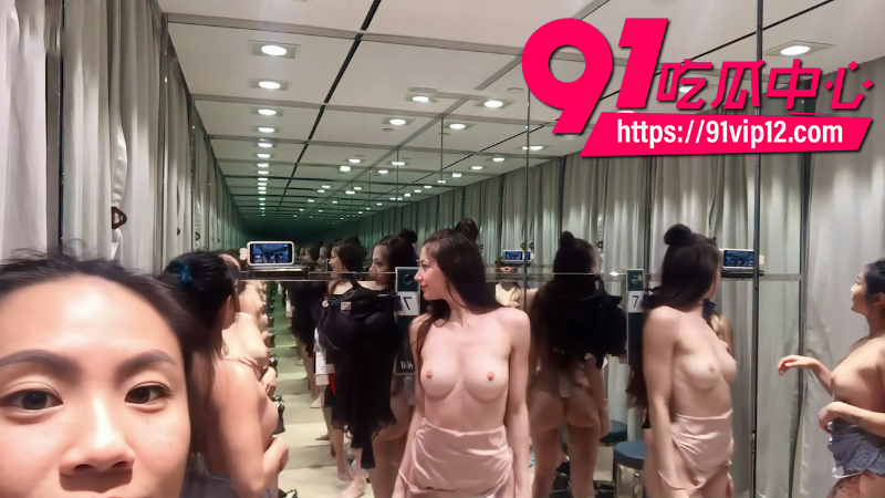 混血模特试内衣视频4