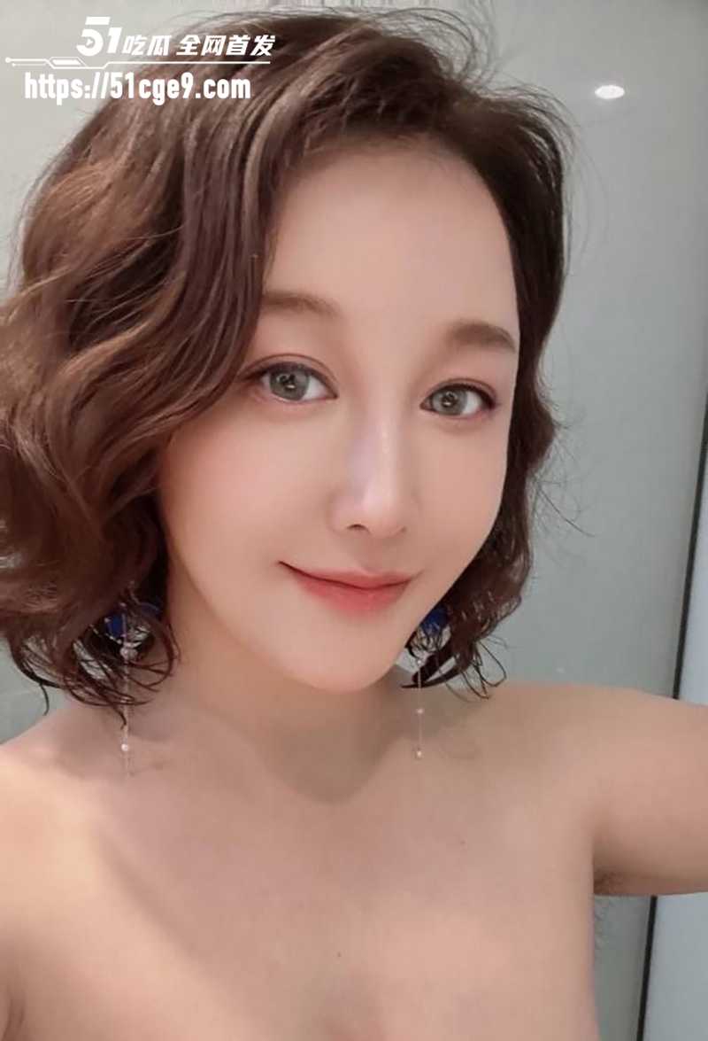 极品少妇林怡彤露脸自拍流出 1 拷贝