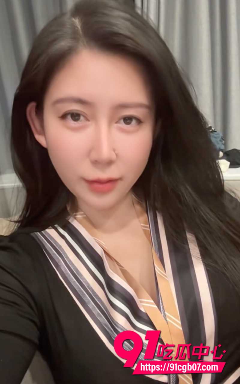 极品抖音爆乳嫩模李雅8