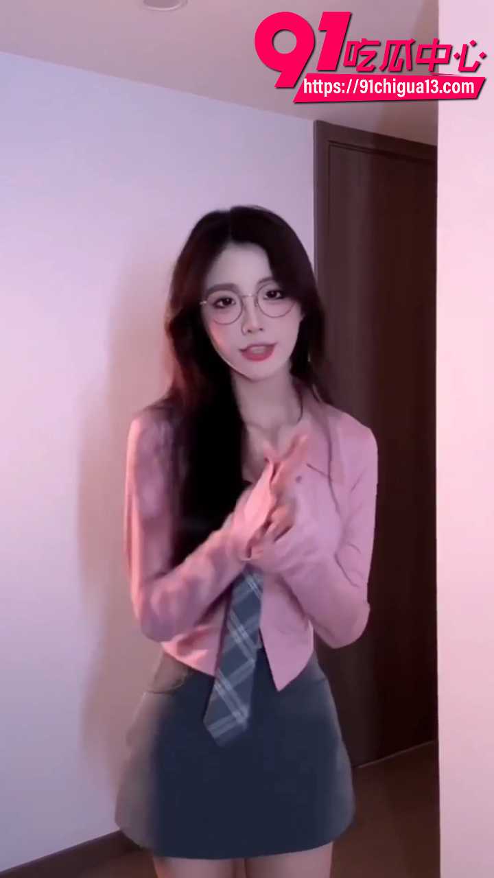 网红嫩模蛋挞小屁孩从清纯到彻底放荡2