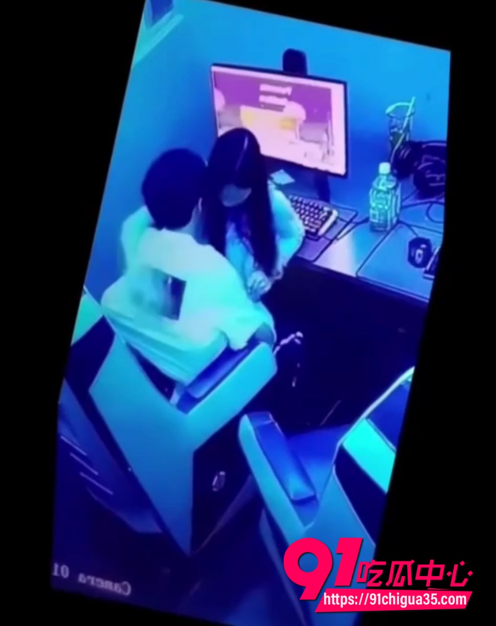 情侣网吧做爱视频6