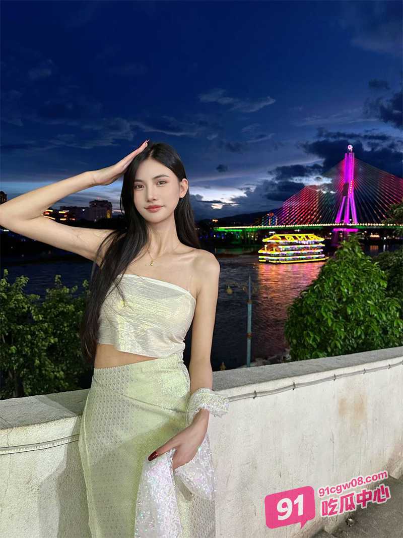 国宝级巨乳妹AlinaMei最新私拍 被洋屌激情后入打桩 一对奶子要掉到地上啦！ 配图3