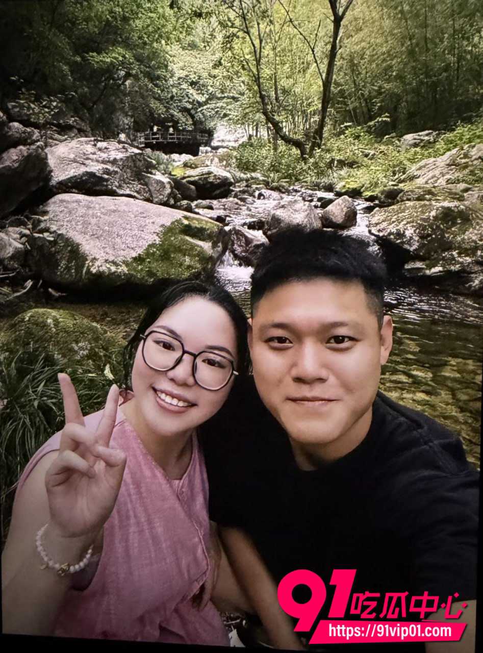 洛阳武大法学院第一女海王刘亚格同时脚踩3船 并与3男人谈婚论嫁 最新出轨资源完整曝光 洛阳武大法学院第一女海王刘亚格同时脚踩3船 并与3男人谈婚论嫁 最新出轨资源完整曝光