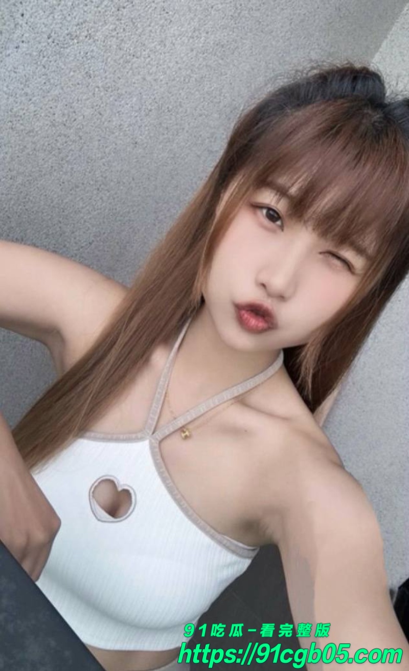 台湾单亲妈妈 郑依静 风流成性每天约炮不同的男人 手机内大量自拍视频外泄
