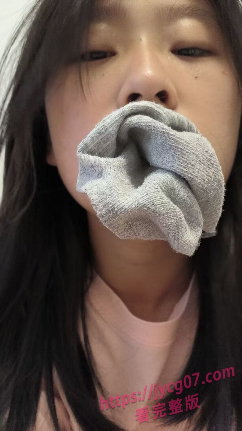南阳市学生妹陈晓娟私密自拍流出！反差感拉满 情绪表现太上头