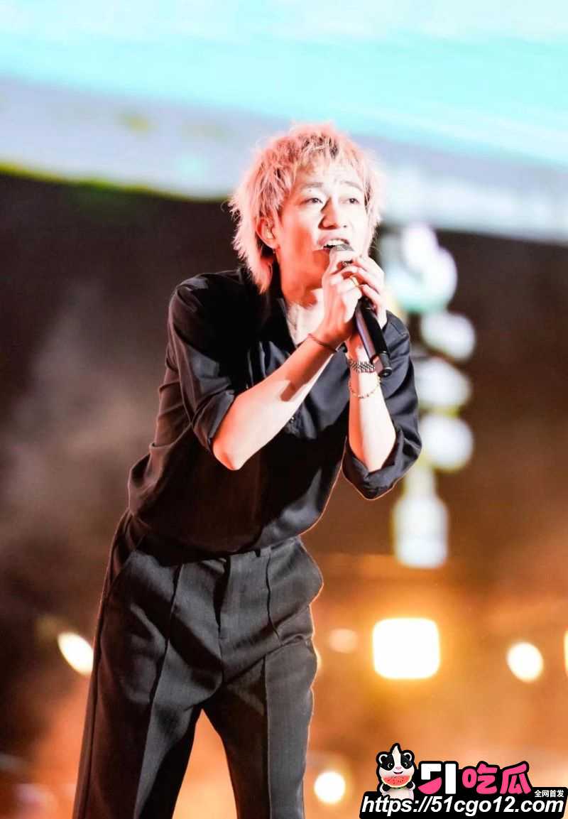 回春丹主唱刘西蒙婚内睡粉实锤 2 回春丹主唱刘西蒙婚内睡粉实锤 2