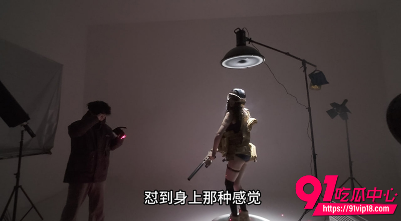 童颜巨乳福利姬八木芽子 顶级诱惑写真福利 巨乳翘臀摆出各种撩人姿势 高清一线天特写！