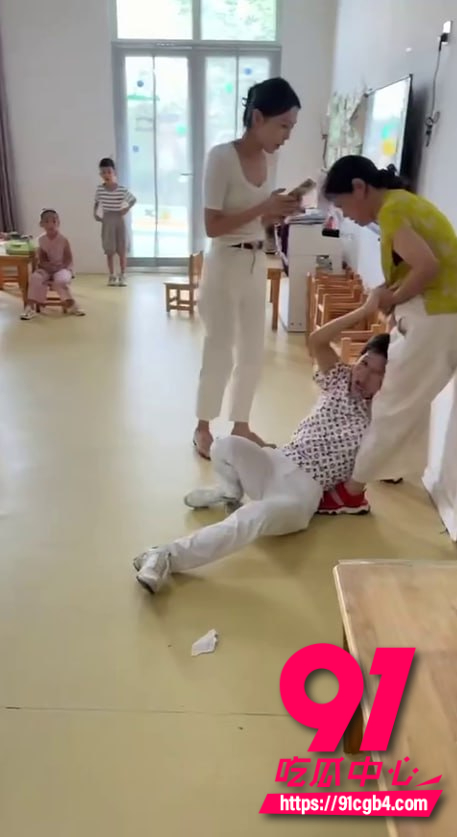 退伍女兵张姐大闹幼儿园 5