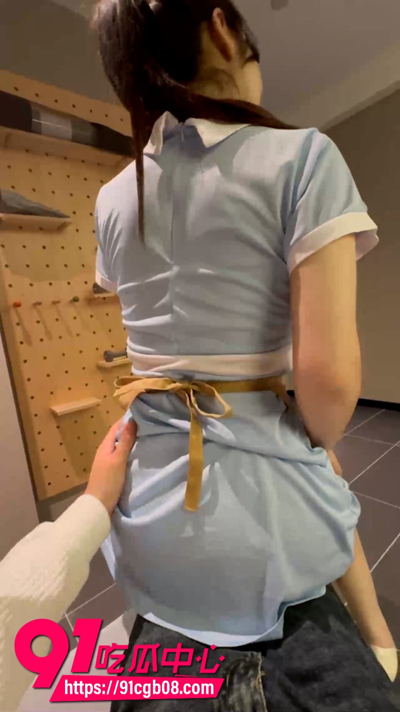 好利来极品女店员被亲弟弟SM调教网页素材2