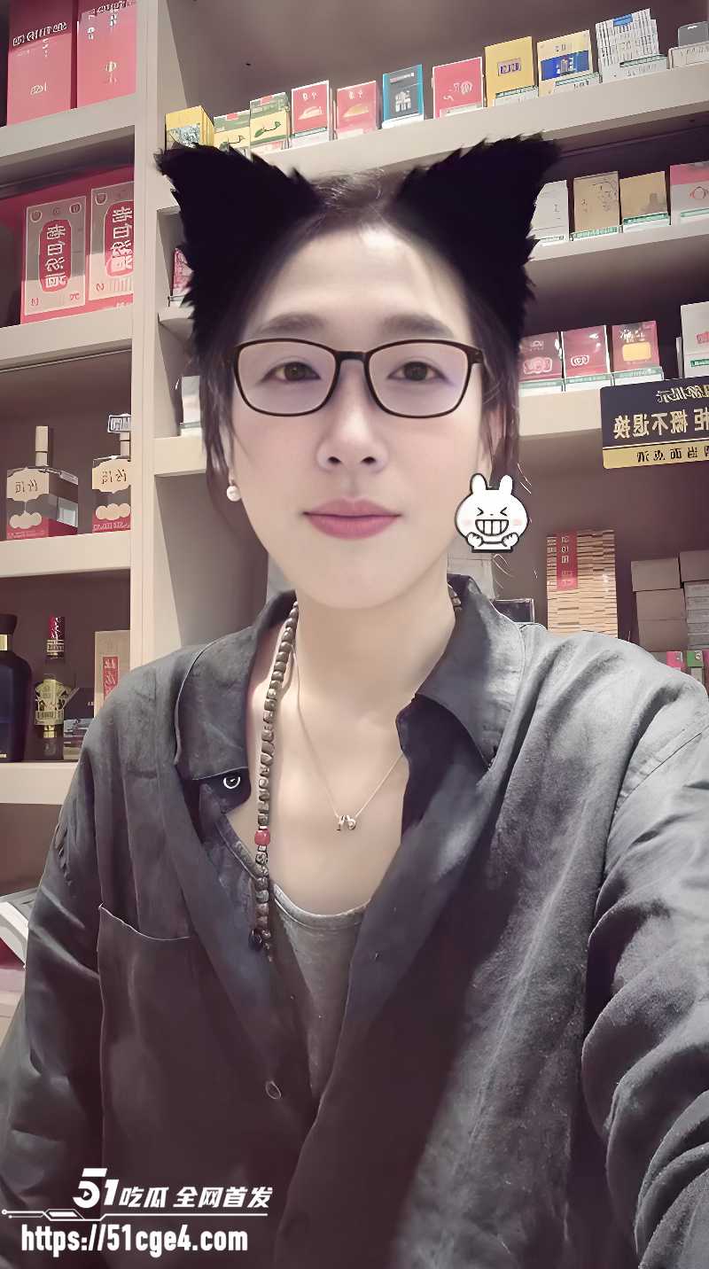 山西运城超市老板娘带儿子和同学3P乱交 2 山西运城超市老板娘带儿子和同学3P乱交 2