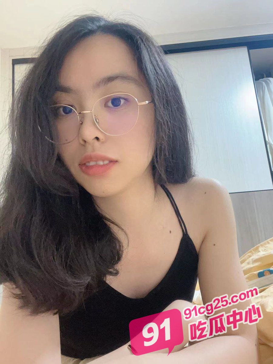南京交通大学高材生林曼婷 楼梯间与男学长约炮 学霸原来也会发骚！ 配图