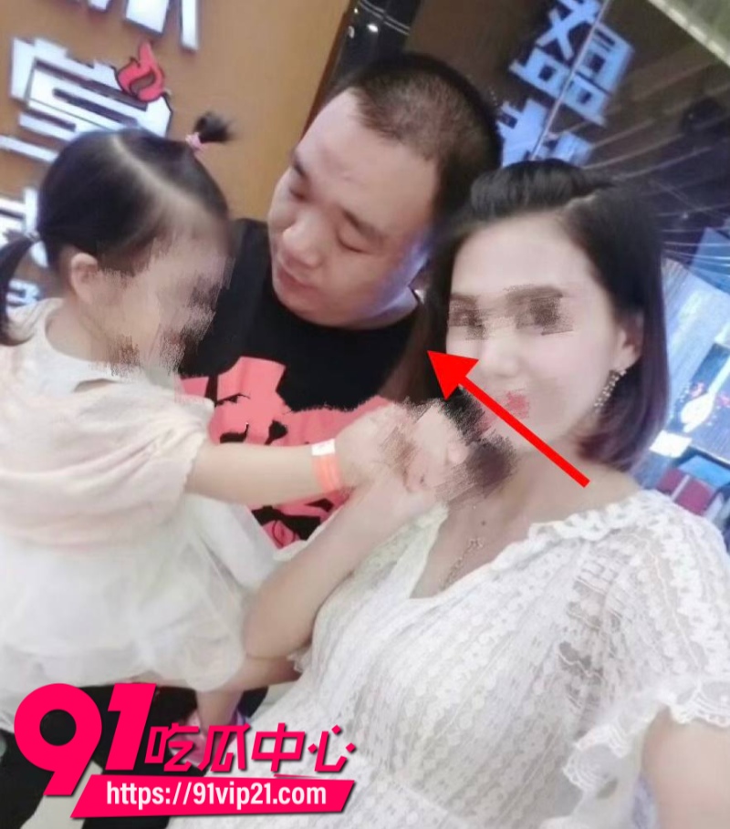潮汕网红叶哈哈当小三9个月狂捞200万拿着男主钱养小白脸男主发现后怒爆裸照23 潮汕网红叶哈哈当小三9个月狂捞200万拿着男主钱养小白脸男主发现后怒爆裸照23