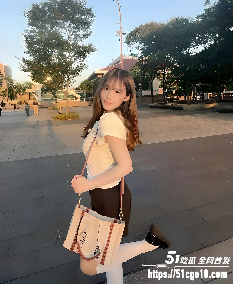 童颜嫩妹裸聊视频 2 童颜嫩妹裸聊视频 2