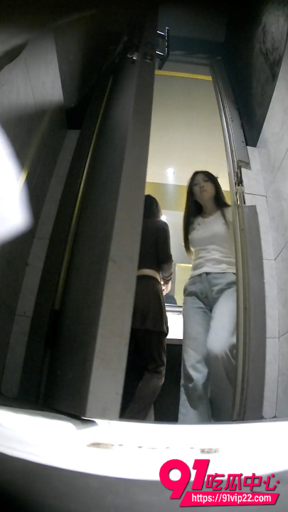 女厕全景高清偷拍3 女厕全景高清偷拍3