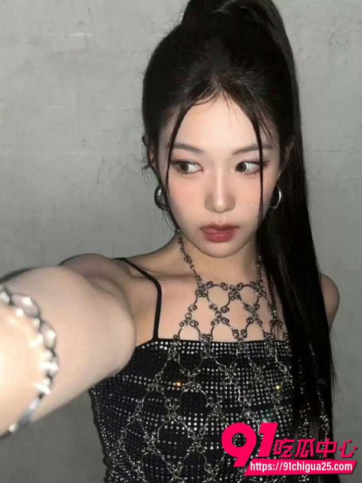韩国前IZNA成员尹智允被爆出退团原因3