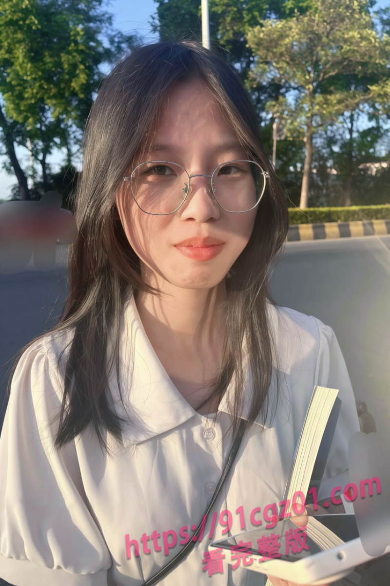 甜美女大学生在卫生间被强行认主 “不可以 不可以色色哦”