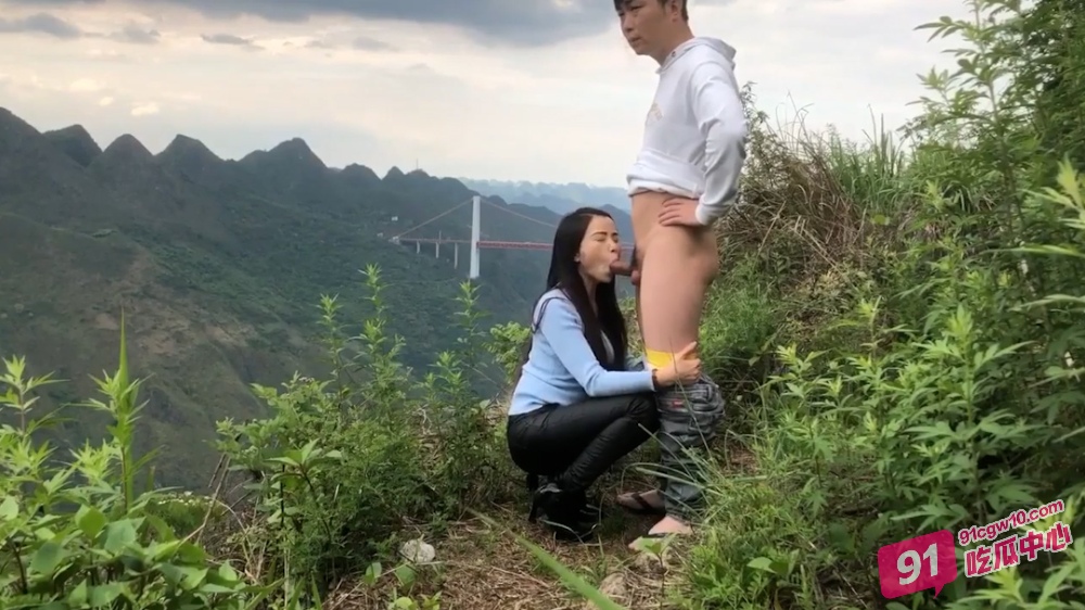 野外偷情好嫂子？ 家里已经不安全了 我的好大哥能追到这来吗？ 配图4