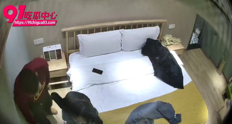 11月新流出酒店偷拍娇小甜美女7