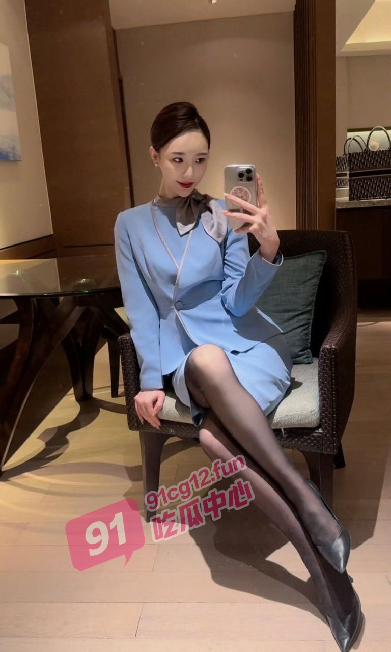 南方航空空姐陈思婷～极度淫荡一到高潮就浑身抽搐 被机长无套内射！