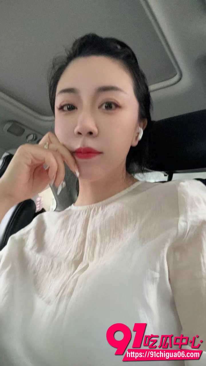 顶级颜值少妇携19岁清纯女儿争抢老公粗硬鸡巴5