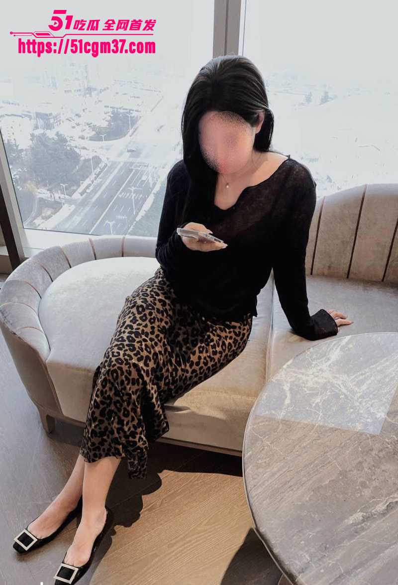 青岛90后绿帽淫妻性爱合集流出 3 拷贝
