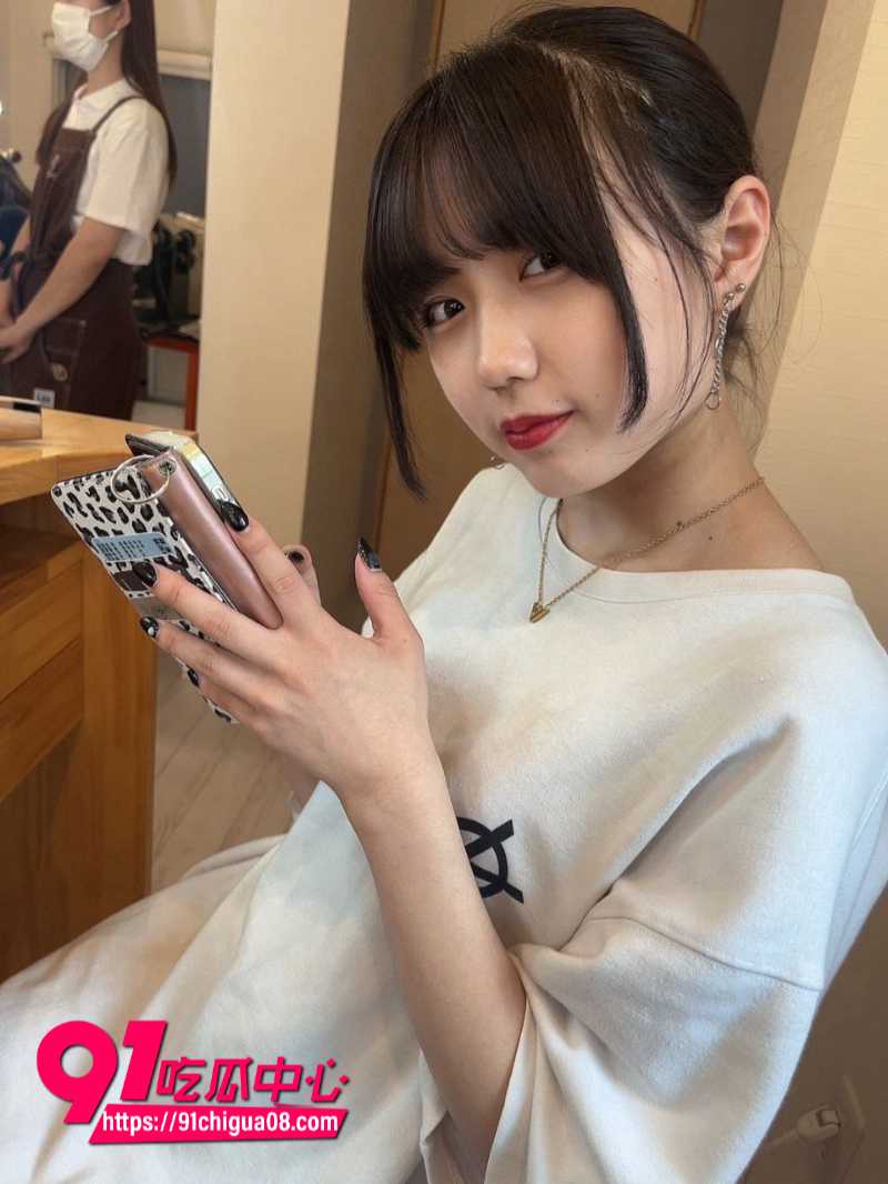 日本女大学生在公园厕所极限露出8 日本女大学生在公园厕所极限露出8