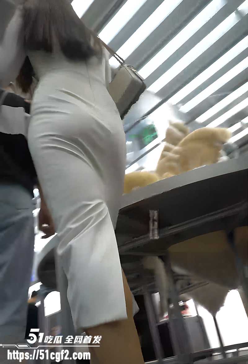 抄底偷拍无内小姐姐合集 4 拷贝 抄底偷拍无内小姐姐合集 4 拷贝