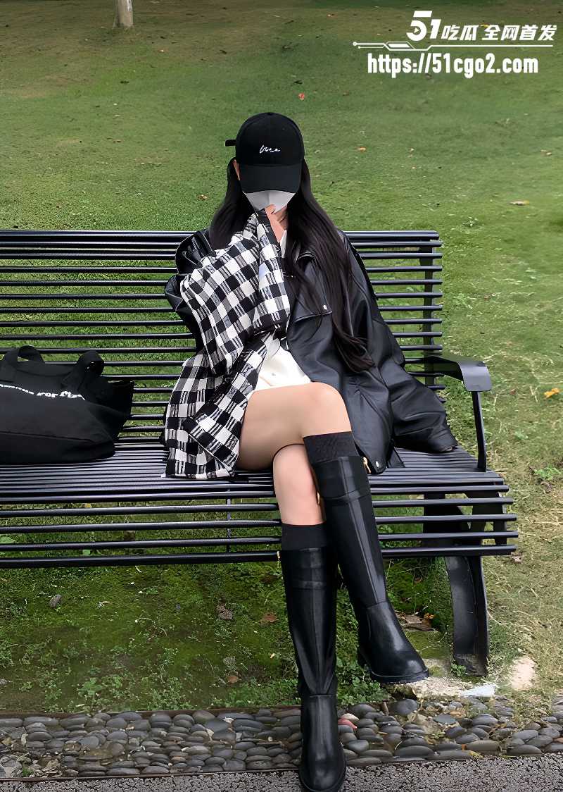 情侣自拍视频 女友哄得好床上随便玩 10