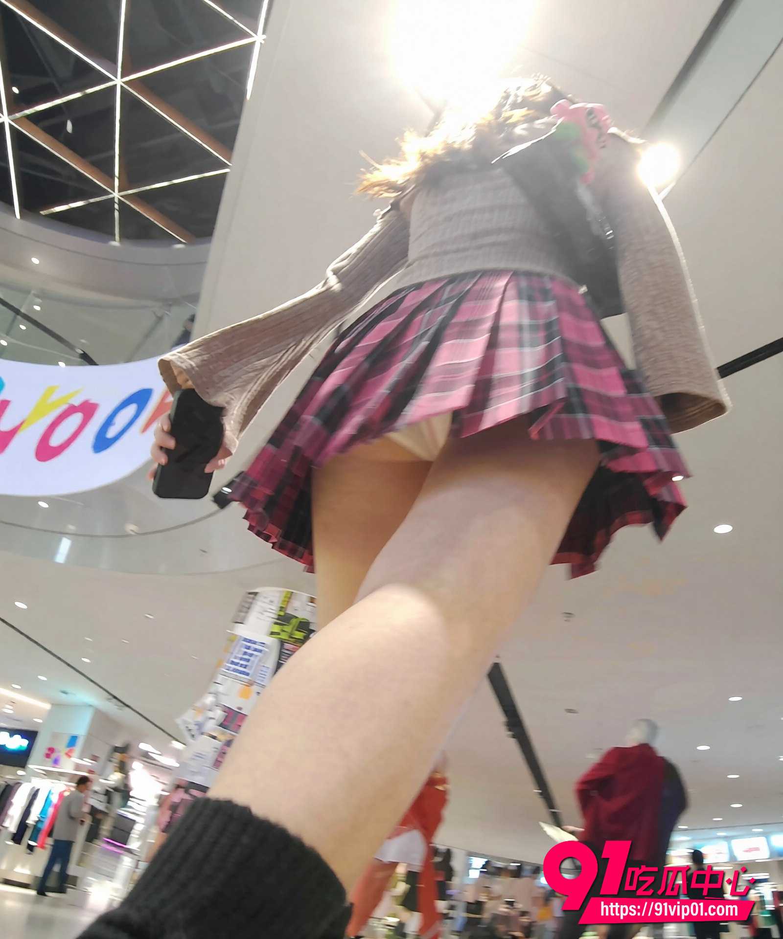 商场偷拍走光3