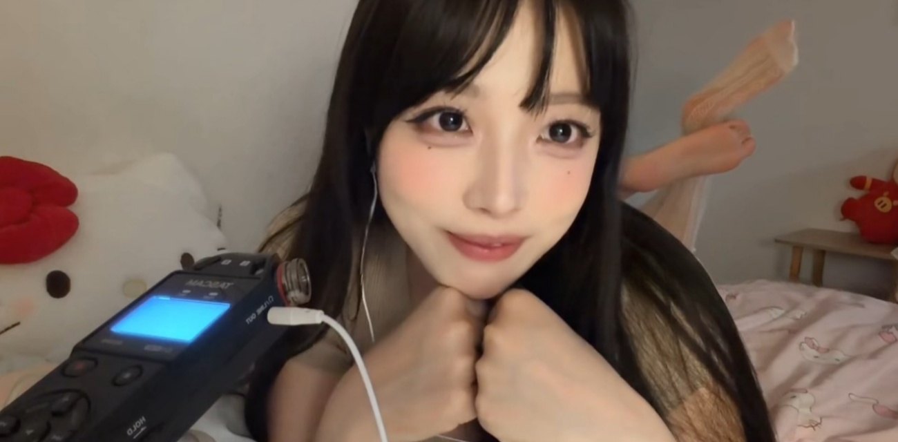 ASMR博主小鸟大王声控福利 多角度亚克力板舔舐诱惑 真实近距离视角完整记录!