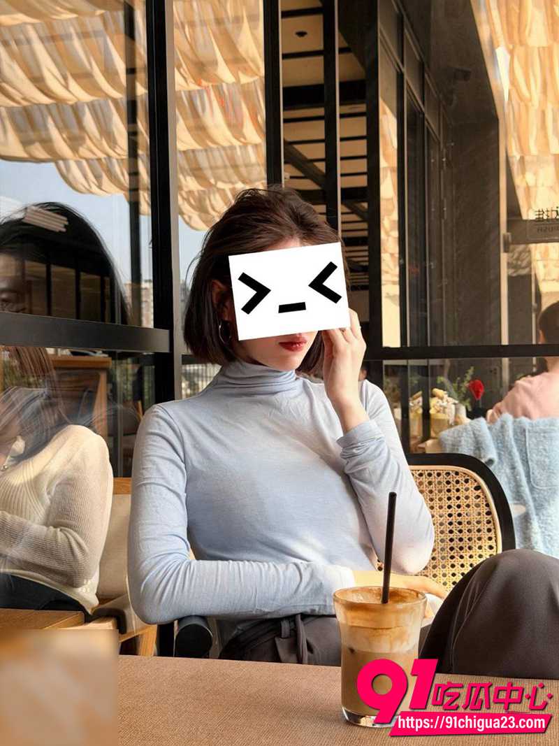 海角大神露露女儿日记 和女儿楼道里刺激口交 又是内射满满的一天