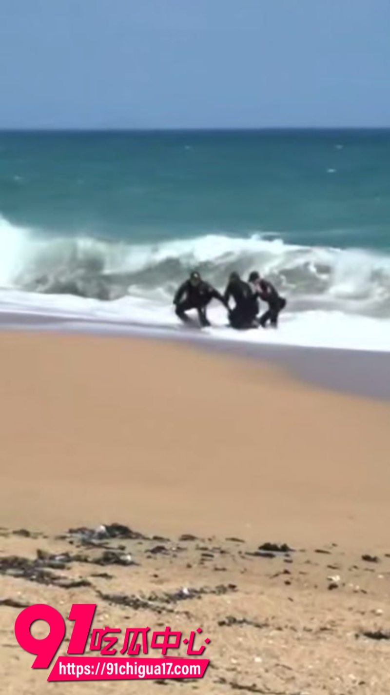 海南陵水港门岭公园沙滩40岁大妈情人节跳海轻生6 海南陵水港门岭公园沙滩40岁大妈情人节跳海轻生6