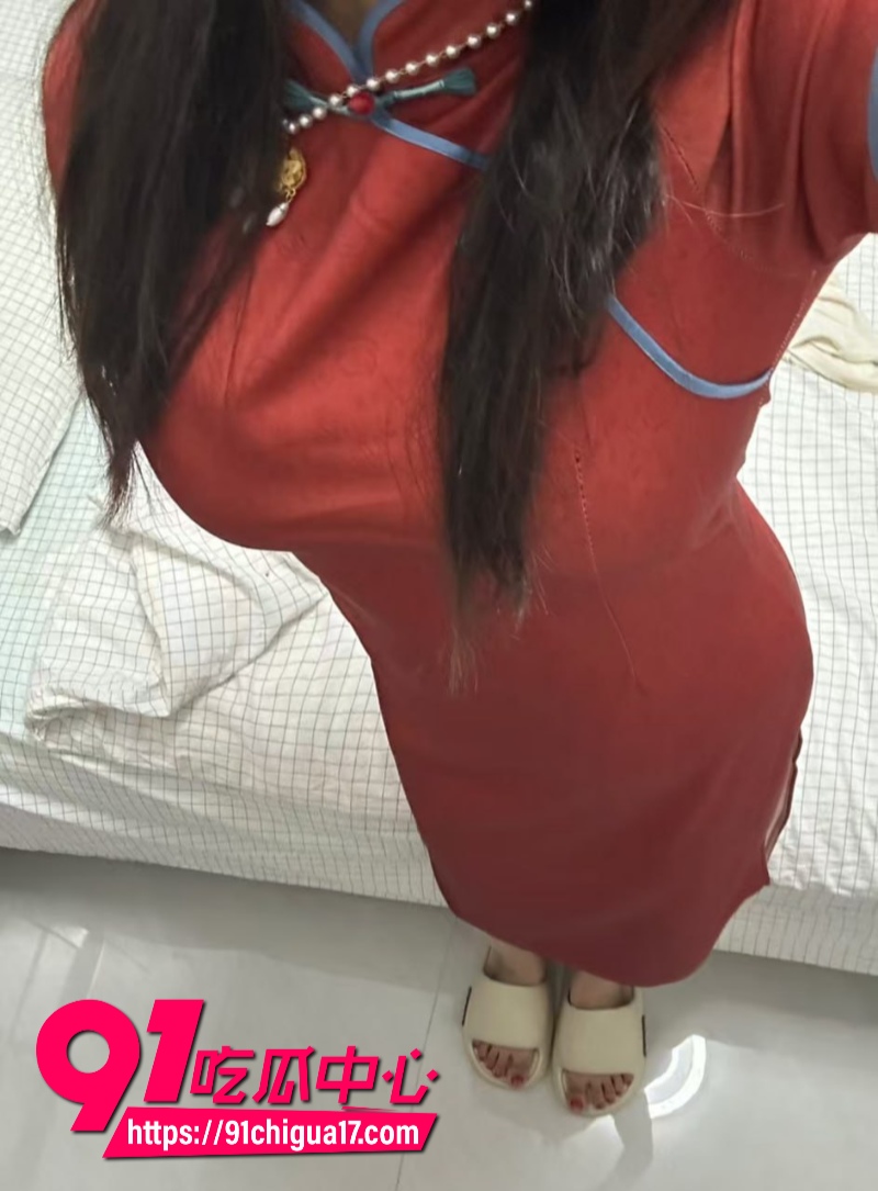 郑州母狗夏楠婷调教第二弹过年期间让她全裸取快递12