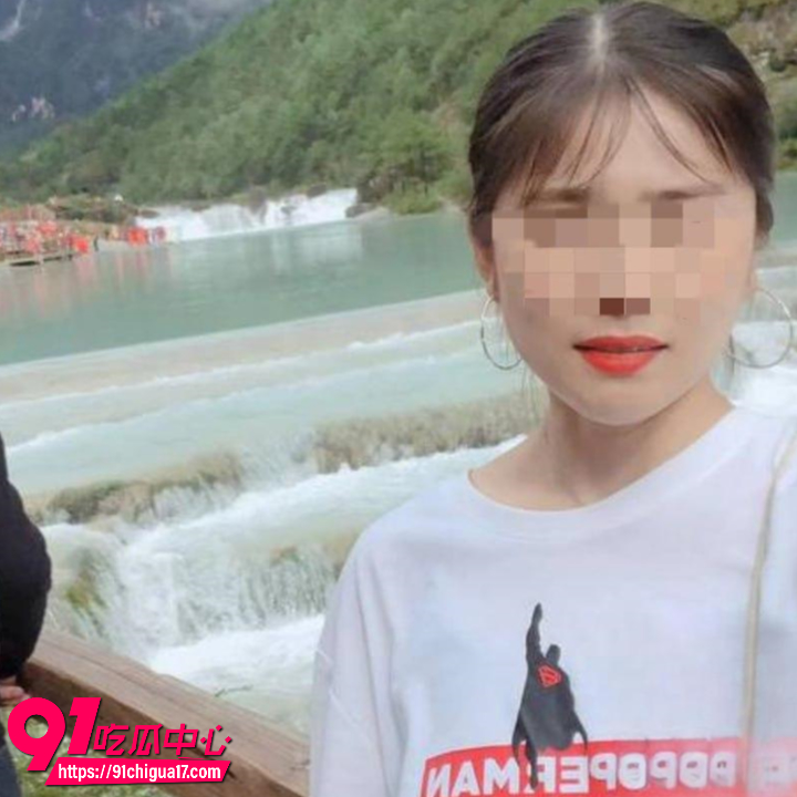 母狗房东被拽进草猛干内射2