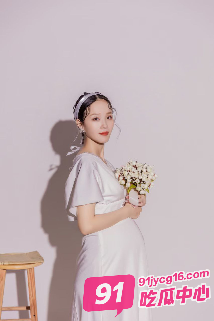 福建莆田反差人妻方晶婚后跟网友裸聊被曝 生过小孩还这么嫩~ 配图11