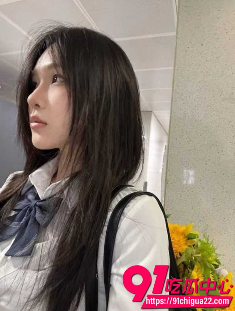 高颜值女大学生希希兼职伴游白天陪你逛街晚上沦为母狗被土豪爆操3