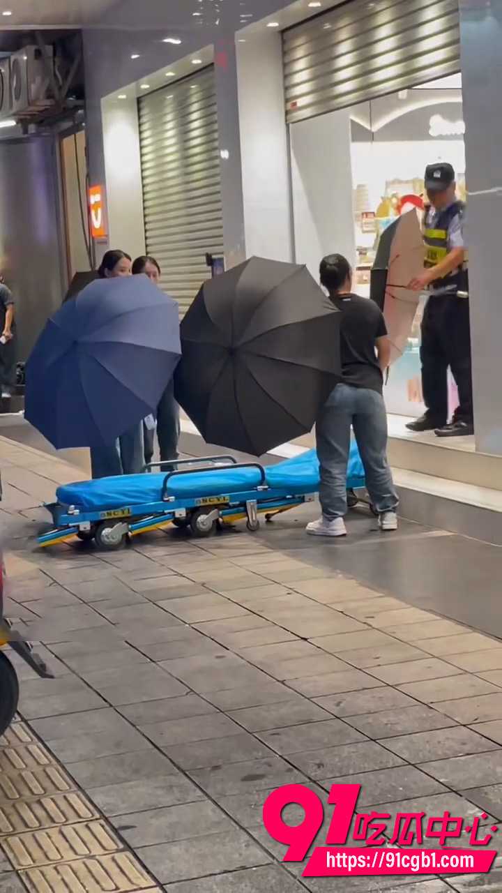 8月20日晚玉林十字街五灯坡名创优品血案完整回顾 女子被捅伤现场曝光始末