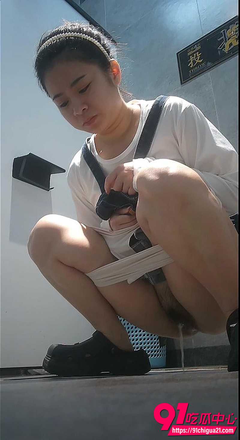 厕所偷拍美女 8
