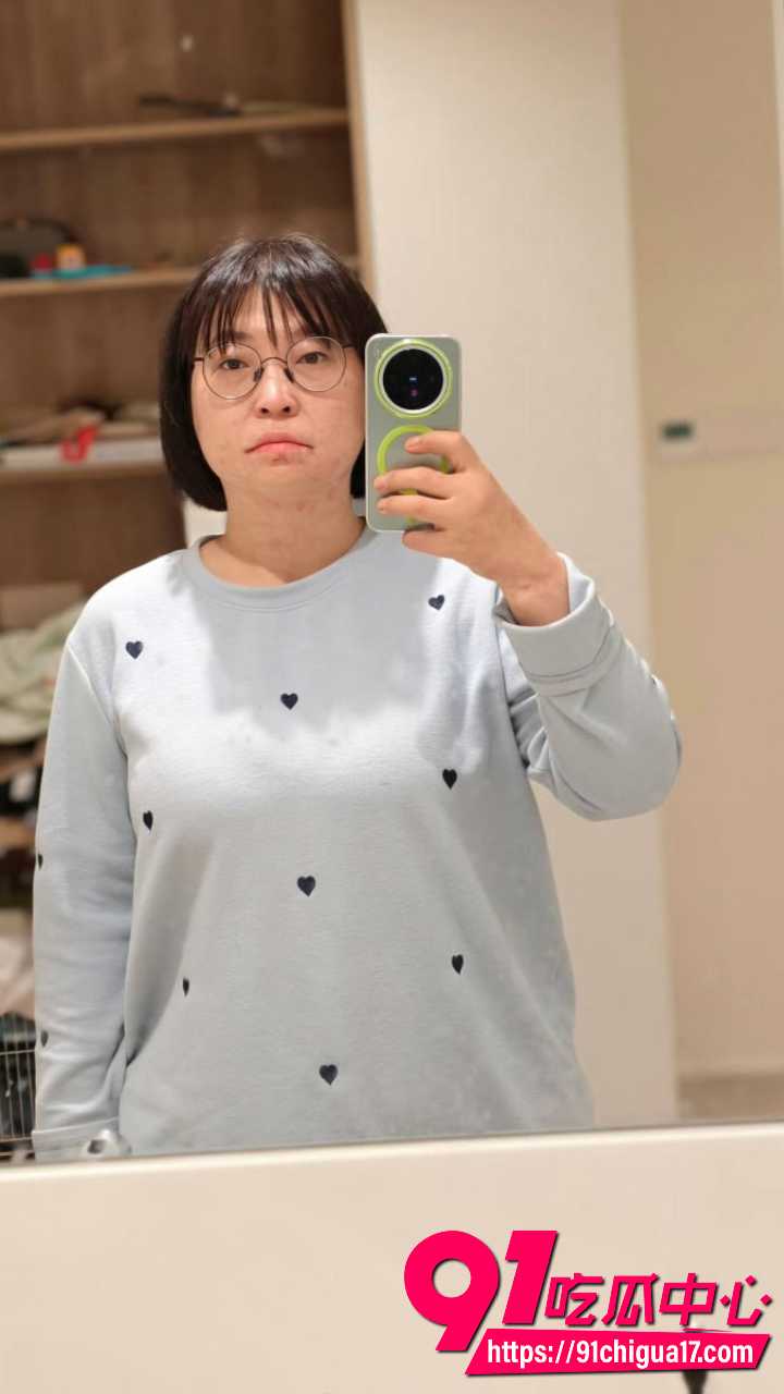 百万女权博主菜刀曦曦深夜放话 我的逼想送给谁就给谁 评论区彻底沦陷