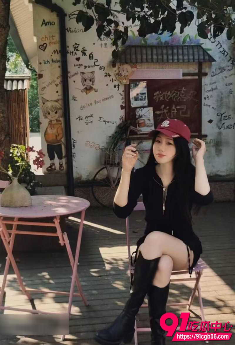 上海可爱甜妹马雪莹 私密床战视频泄密 被哥哥狠操喷潮浪叫臣服 小母狗叫床声也太勾魂了！