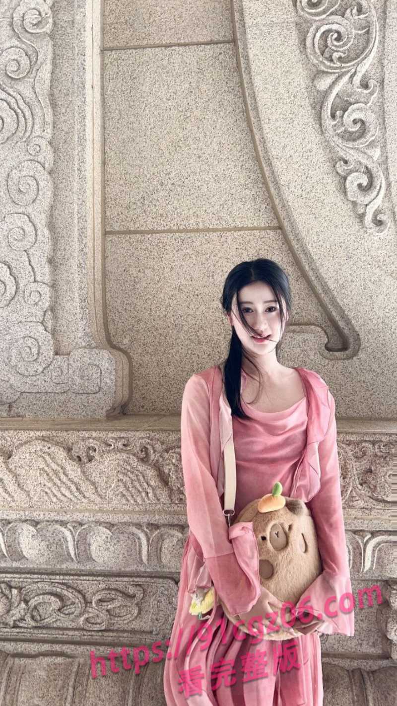 富二代FKabuto约炮白富美 火辣身材女仆裙撕黑丝 “有钱人的快乐我想象不到”