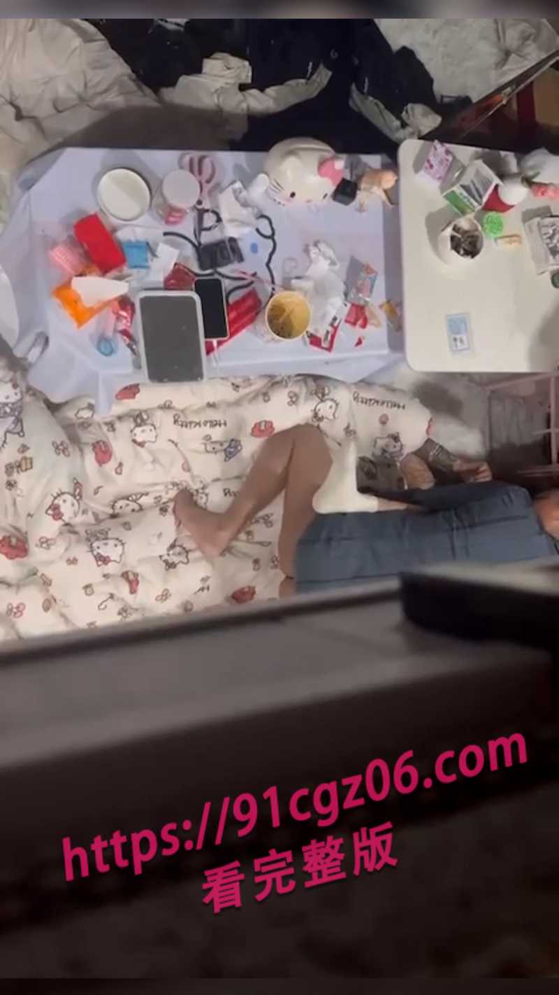 精神小妹带男孩在合租宿舍做爱网页素材3素材水印版